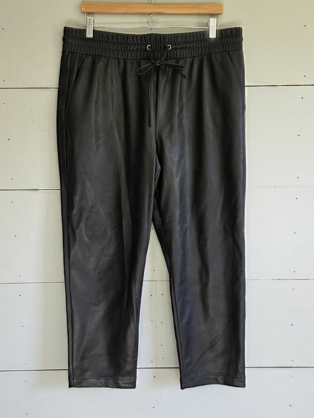 LOFT Women's Jogger Pants Black Faux Leather Elastic Waist Pockets Lined Size XL